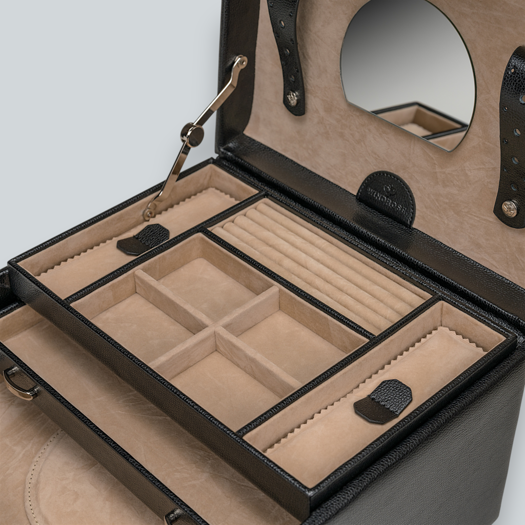 Jewelry case Beluga / black (leather)